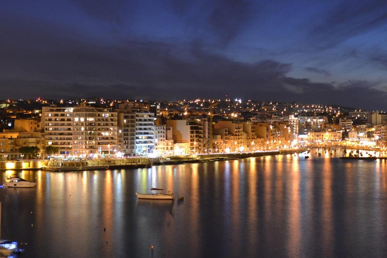 Spacious Apartment Steps To The Promenade Sliema Luaran gambar
