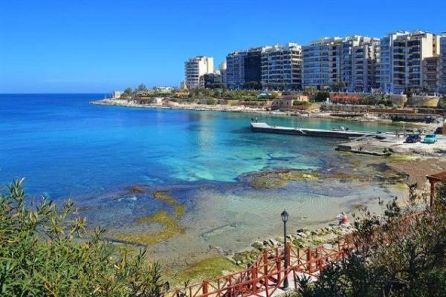 Spacious Apartment Steps To The Promenade Sliema Luaran gambar