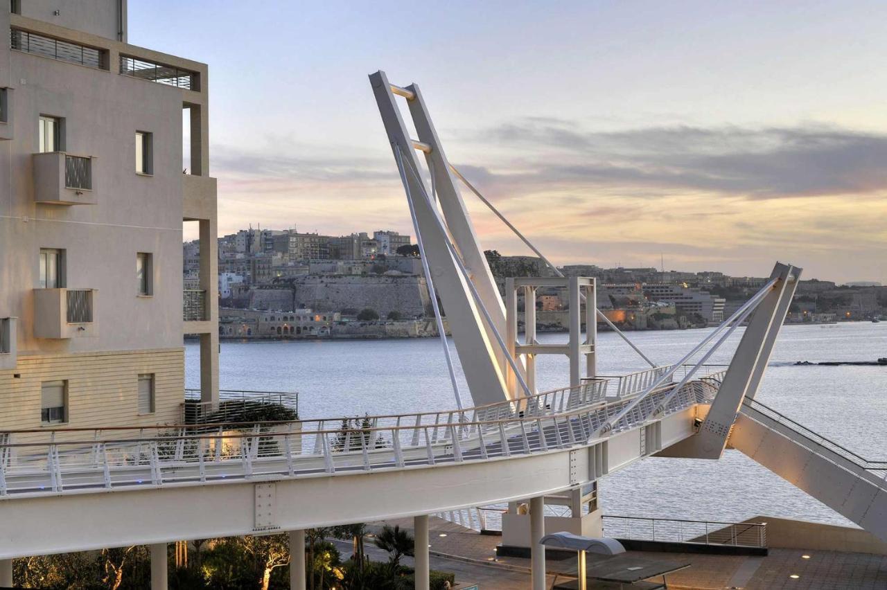 Spacious Apartment Steps To The Promenade Sliema Luaran gambar