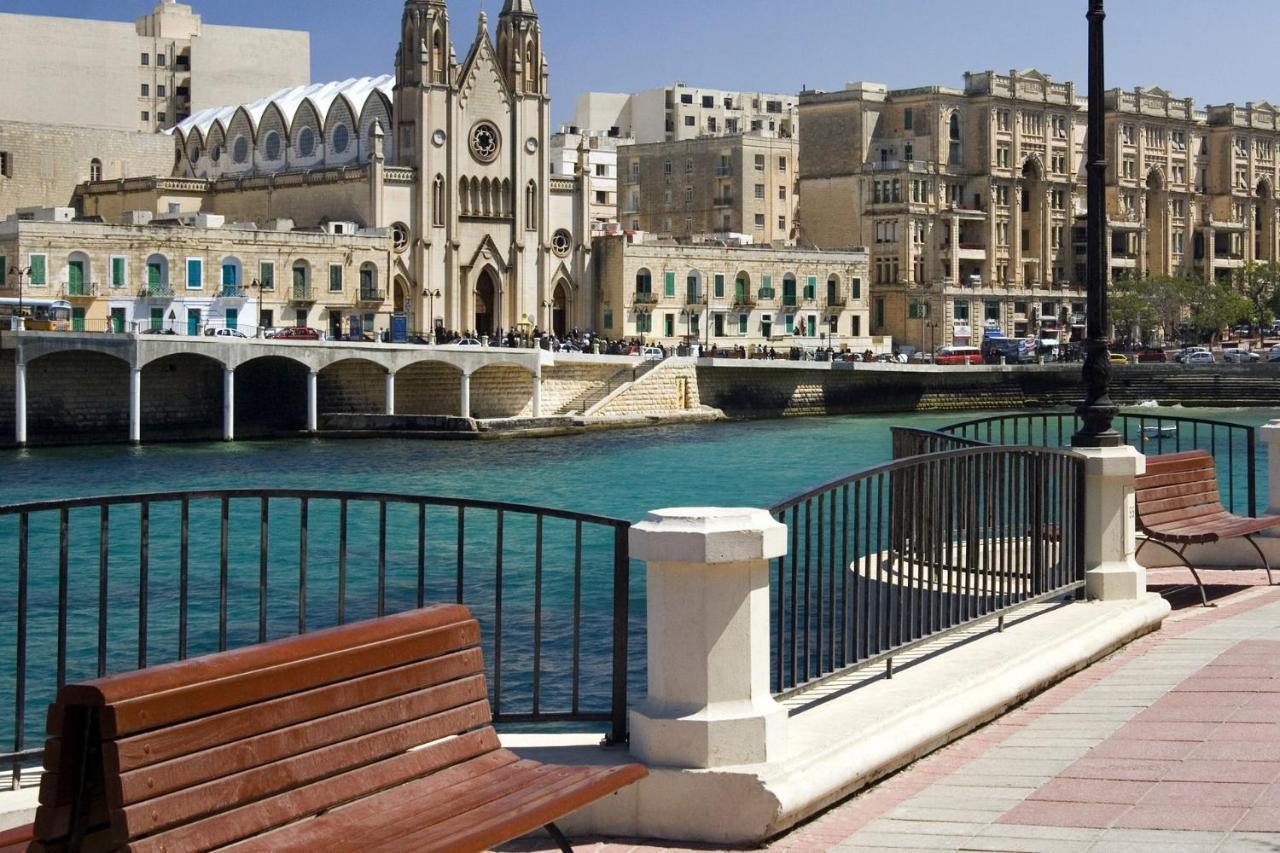 Spacious Apartment Steps To The Promenade Sliema Luaran gambar